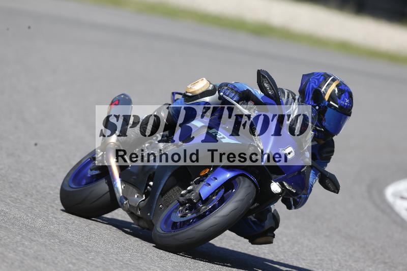 /Archiv-2025/48 25.08.2025 Cornu Master School ADR/blau-bleu/0-4